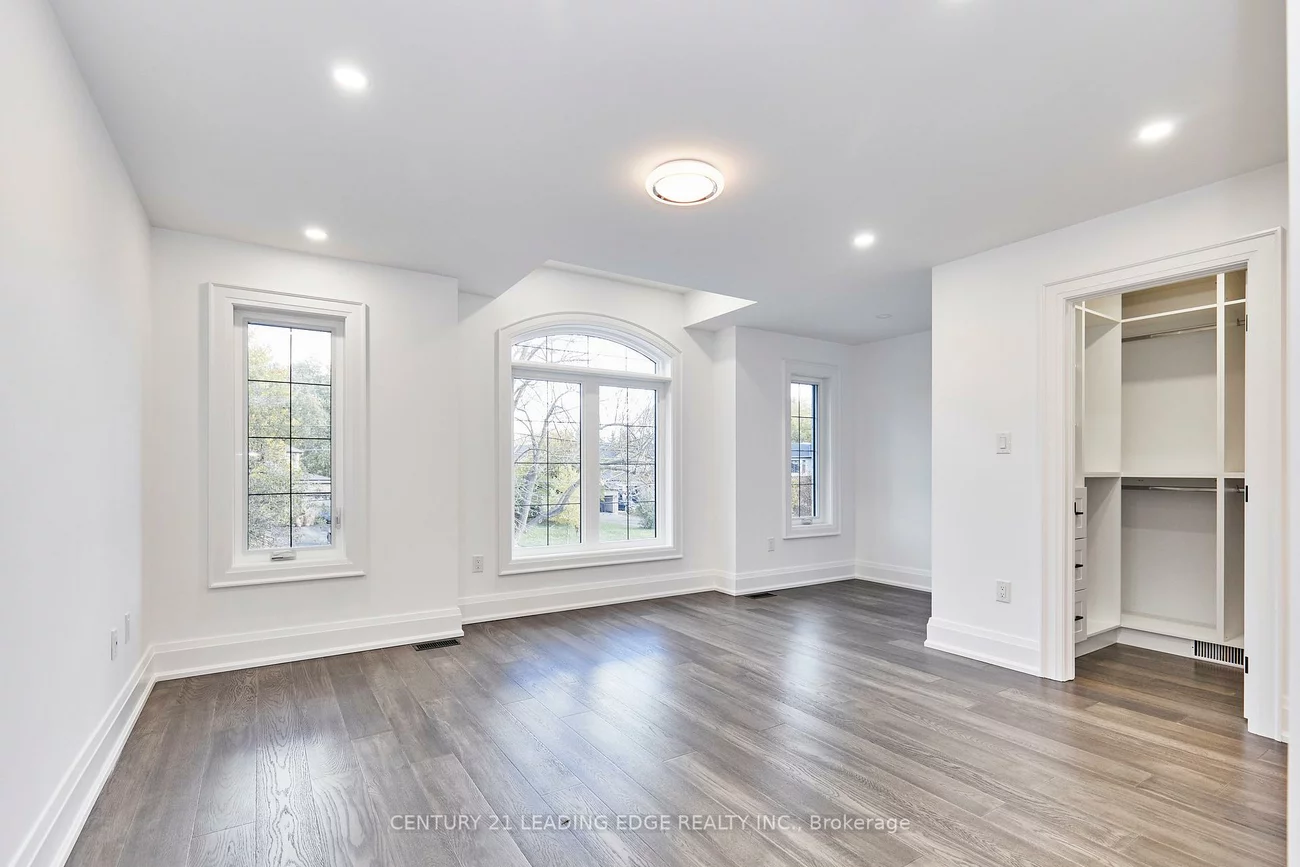 24, Larwood, Cliffcrest, Toronto