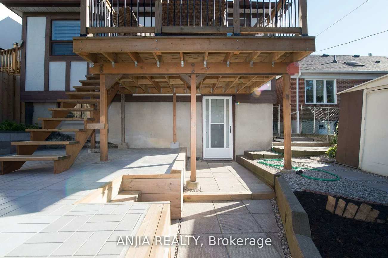 76, Adair, O'Connor-Parkview, Toronto