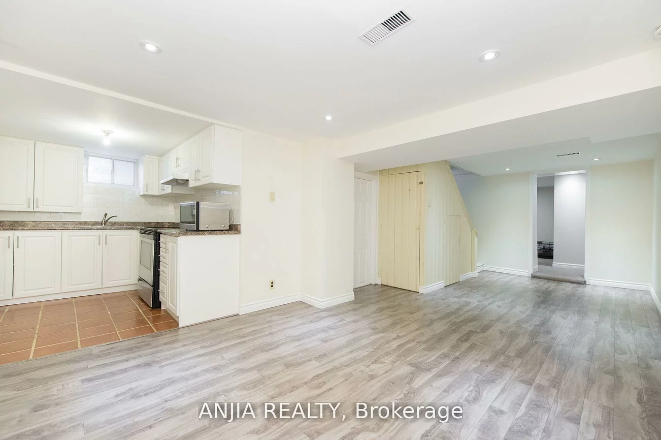 76, Adair, O'Connor-Parkview, Toronto