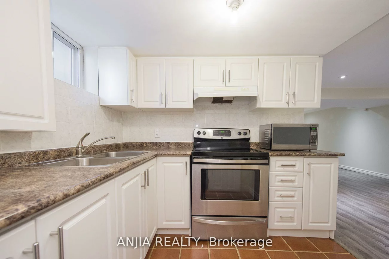 76, Adair, O'Connor-Parkview, Toronto