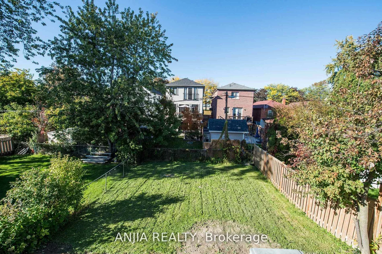 76, Adair, O'Connor-Parkview, Toronto