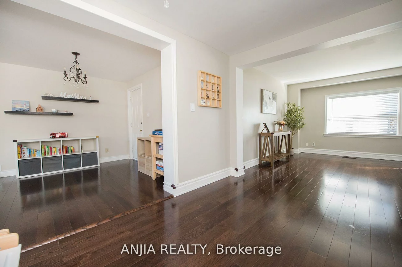 76, Adair, O'Connor-Parkview, Toronto