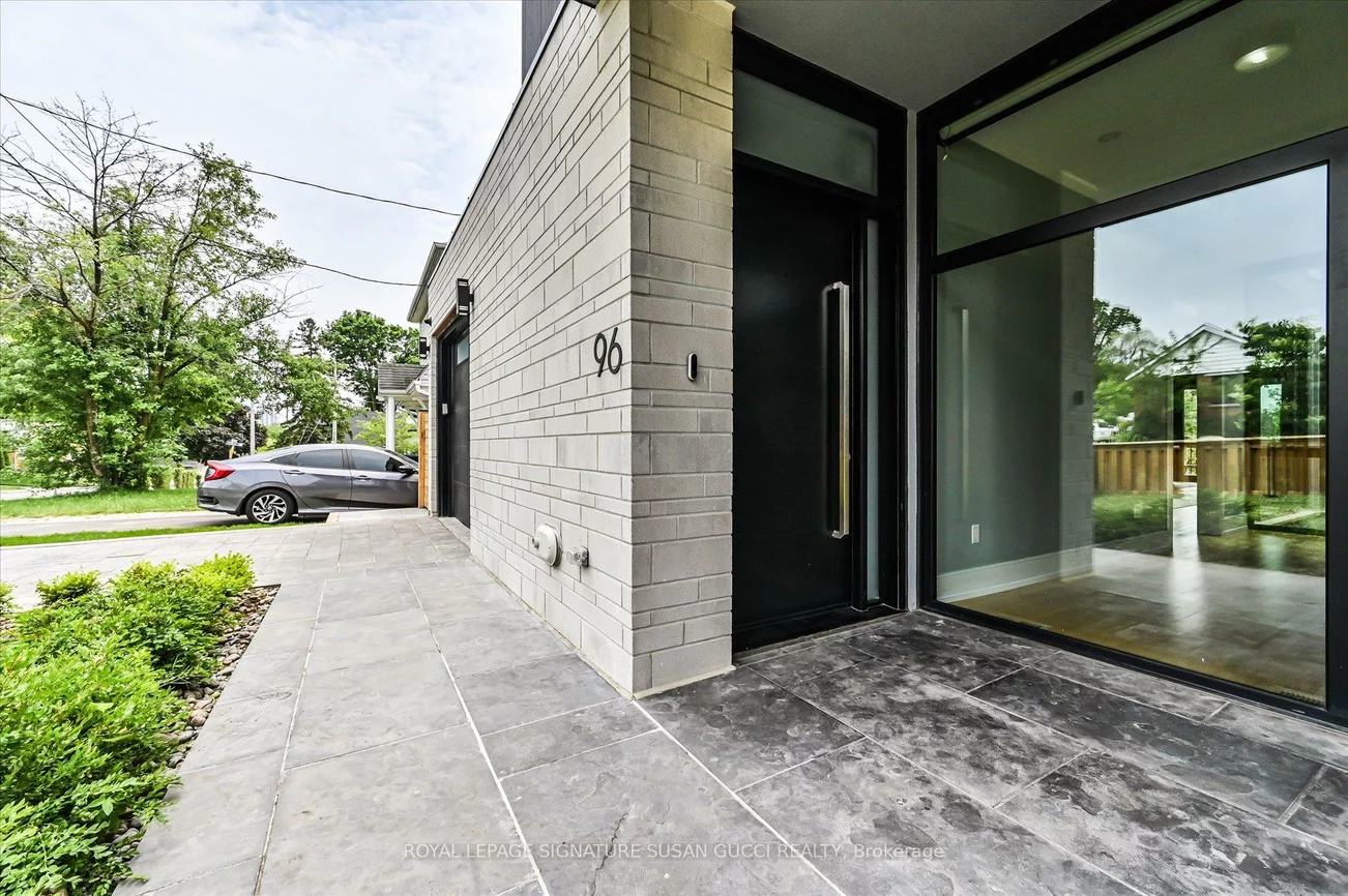 96, Squires, O'Connor-Parkview, Toronto