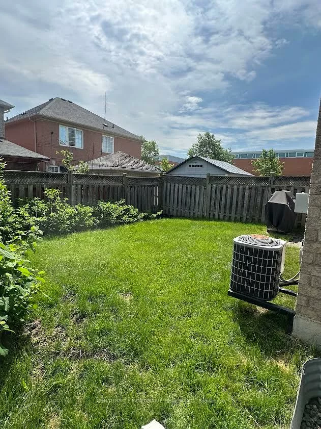 4, Pogonia, Rouge E11, Toronto
