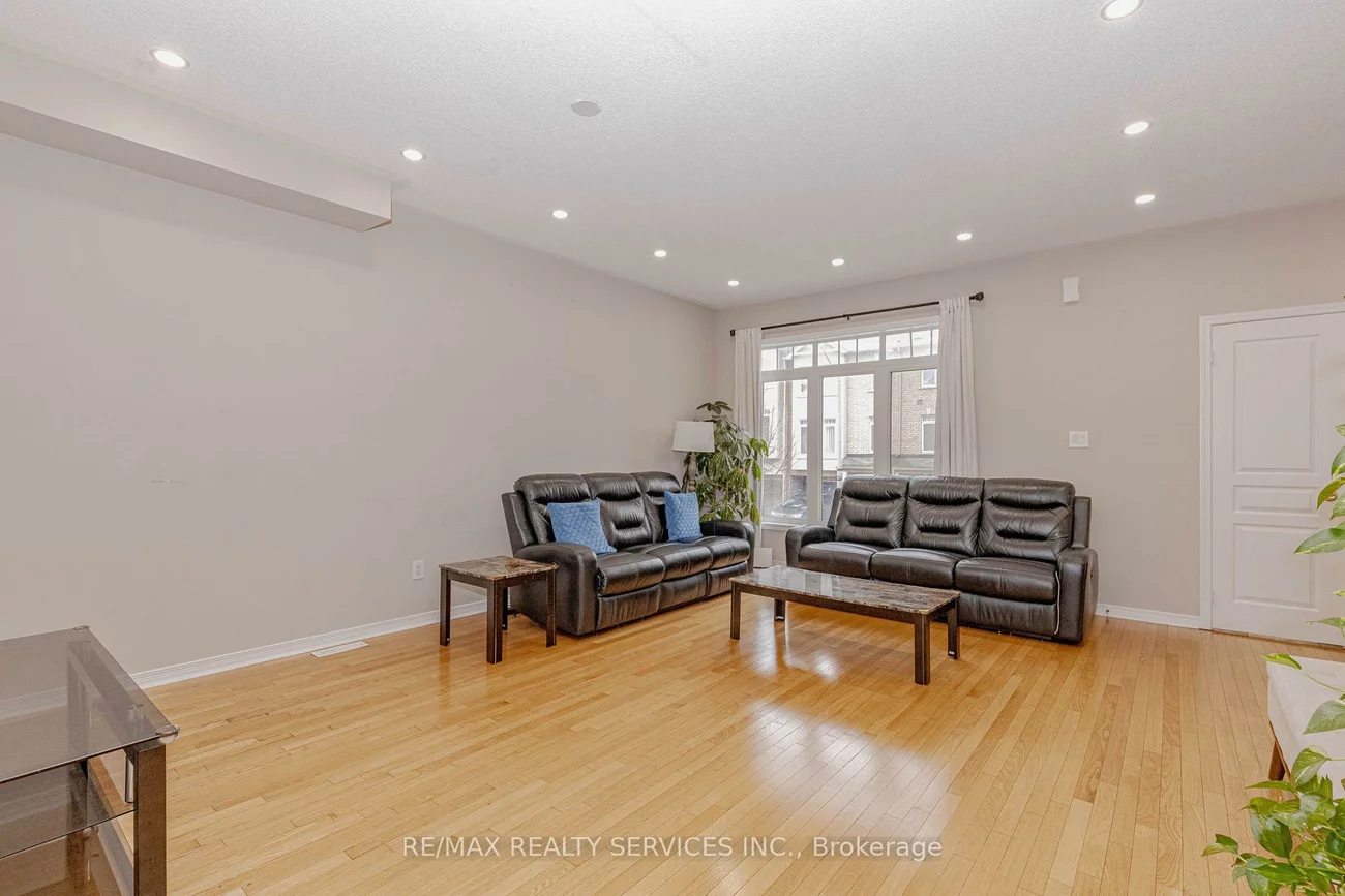 47, Curran Hall, Morningside, Toronto
