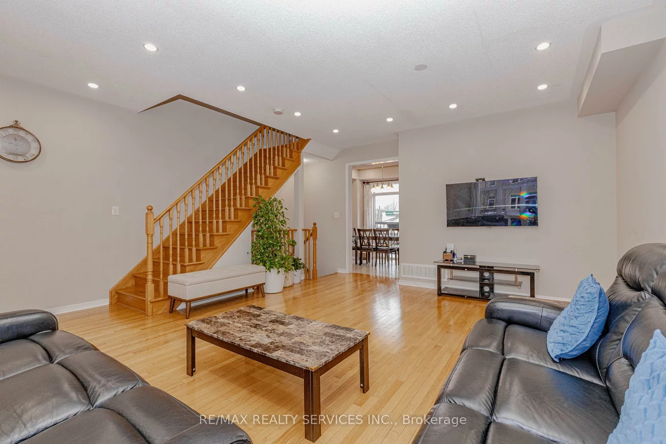 47, Curran Hall, Morningside, Toronto
