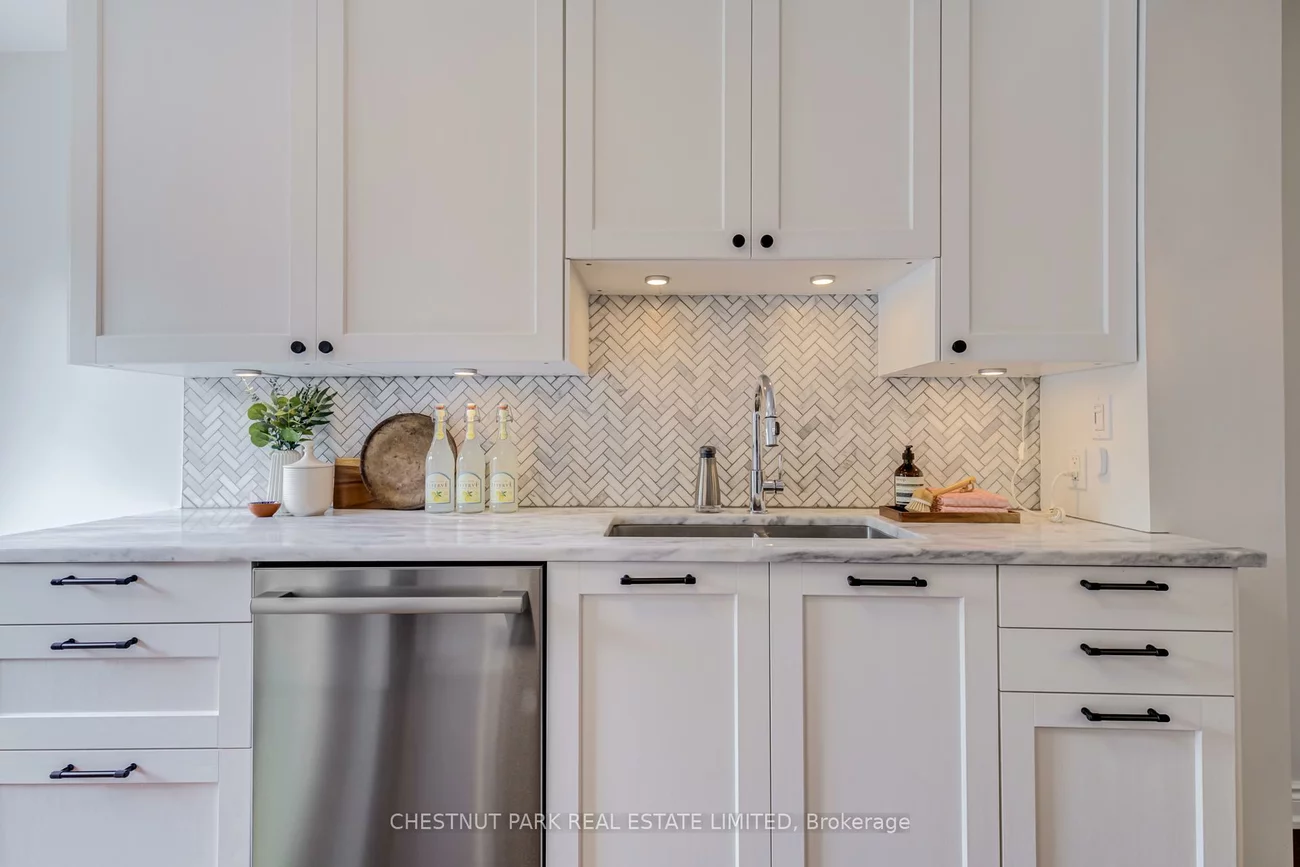 89, Frater, Danforth Village-East York, Toronto