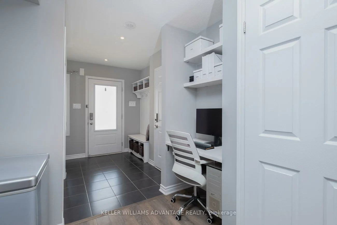 98, Howe, Clairlea-Birchmount, Toronto