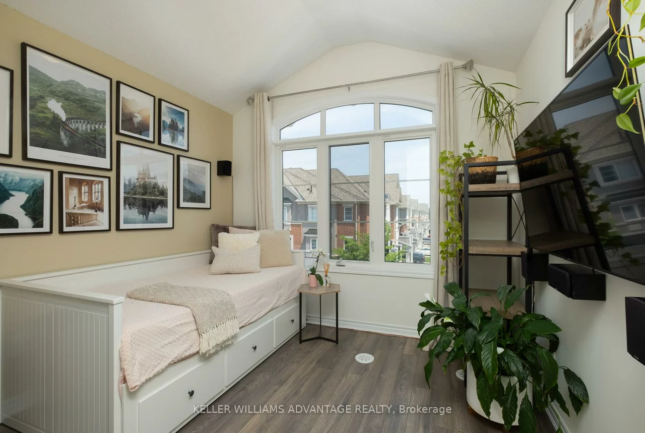 98, Howe, Clairlea-Birchmount, Toronto