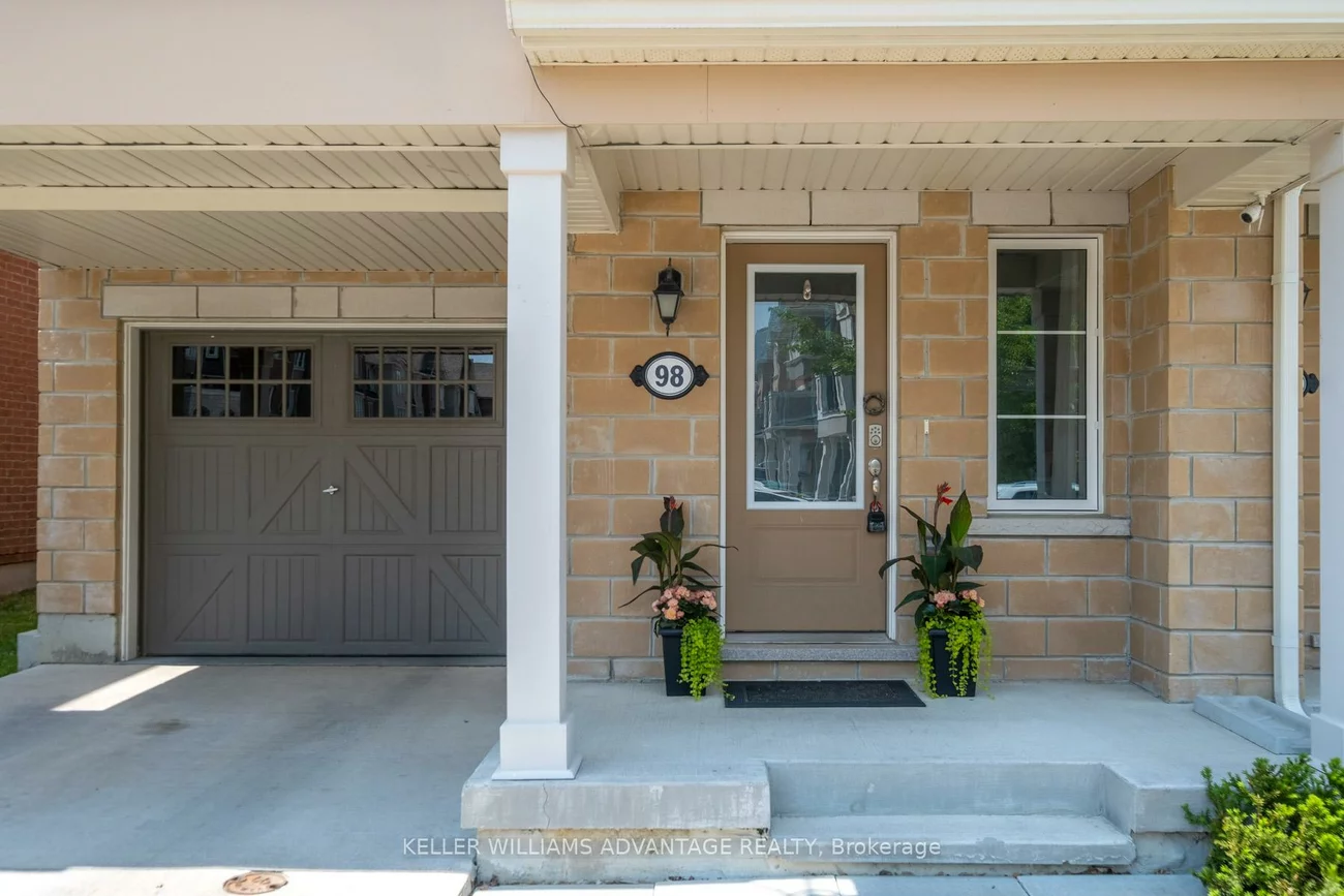 98, Howe, Clairlea-Birchmount, Toronto