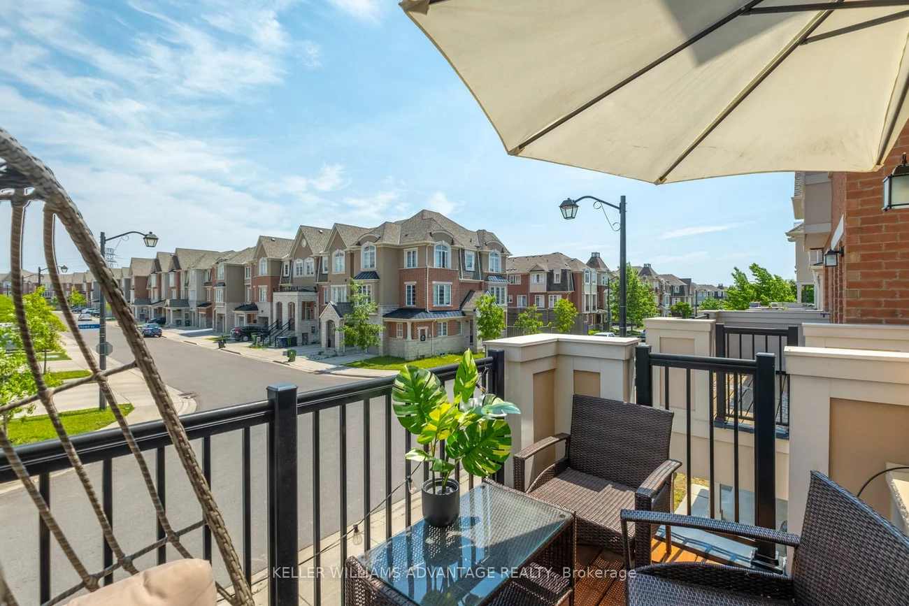 98, Howe, Clairlea-Birchmount, Toronto