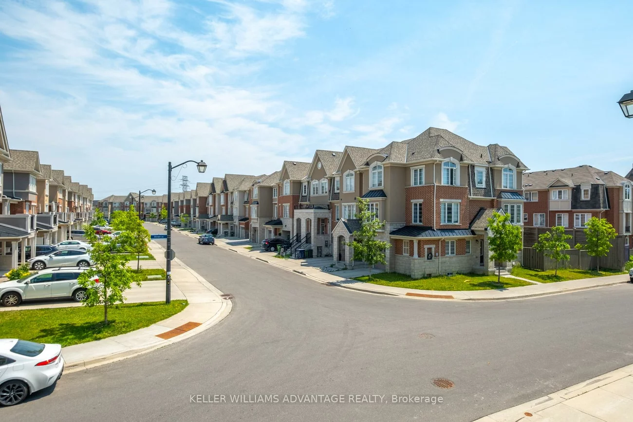 98, Howe, Clairlea-Birchmount, Toronto
