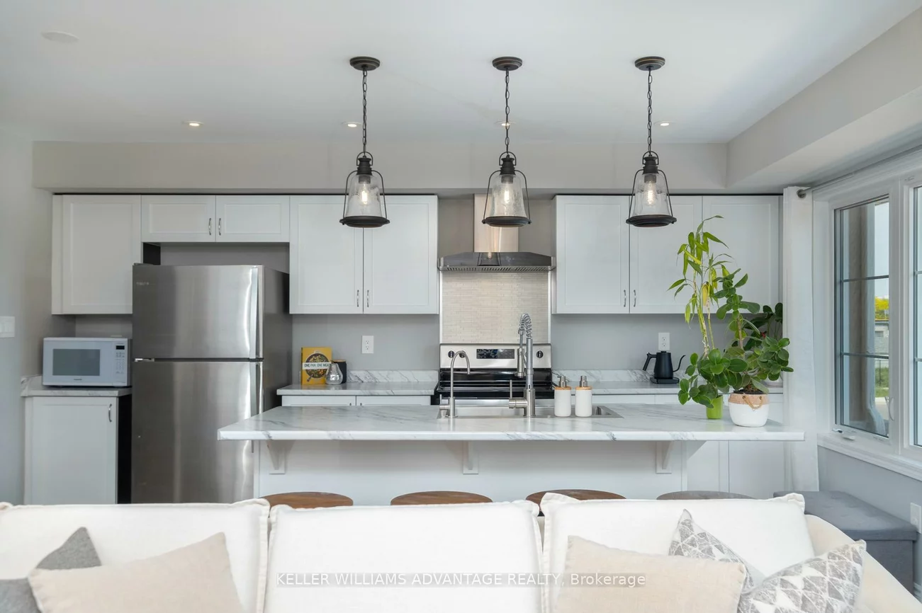 98, Howe, Clairlea-Birchmount, Toronto