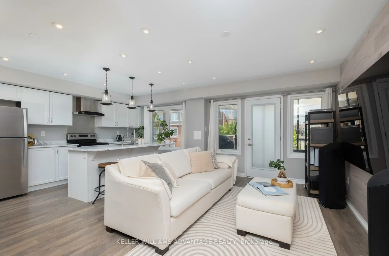 98, Howe, Clairlea-Birchmount, Toronto