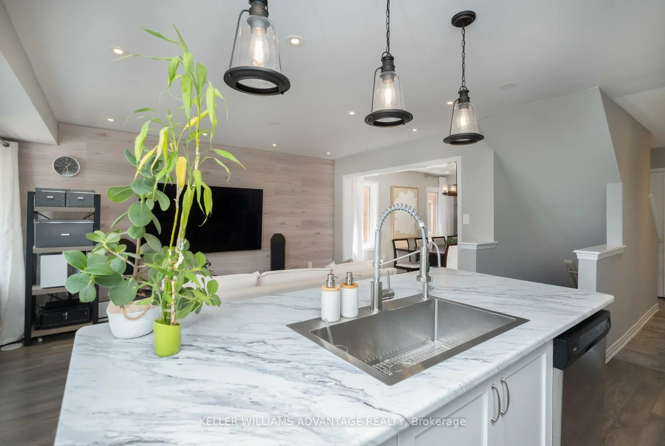 98, Howe, Clairlea-Birchmount, Toronto