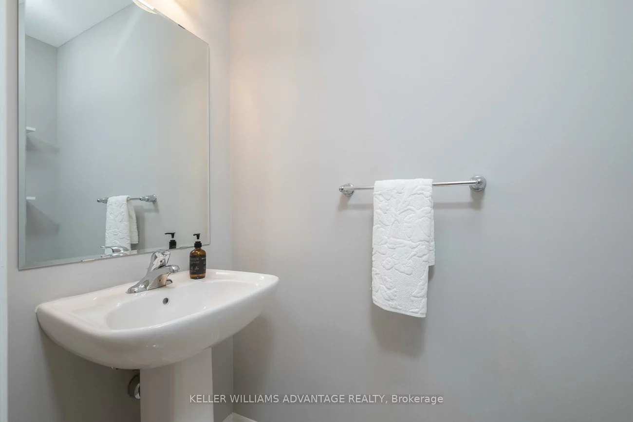 98, Howe, Clairlea-Birchmount, Toronto