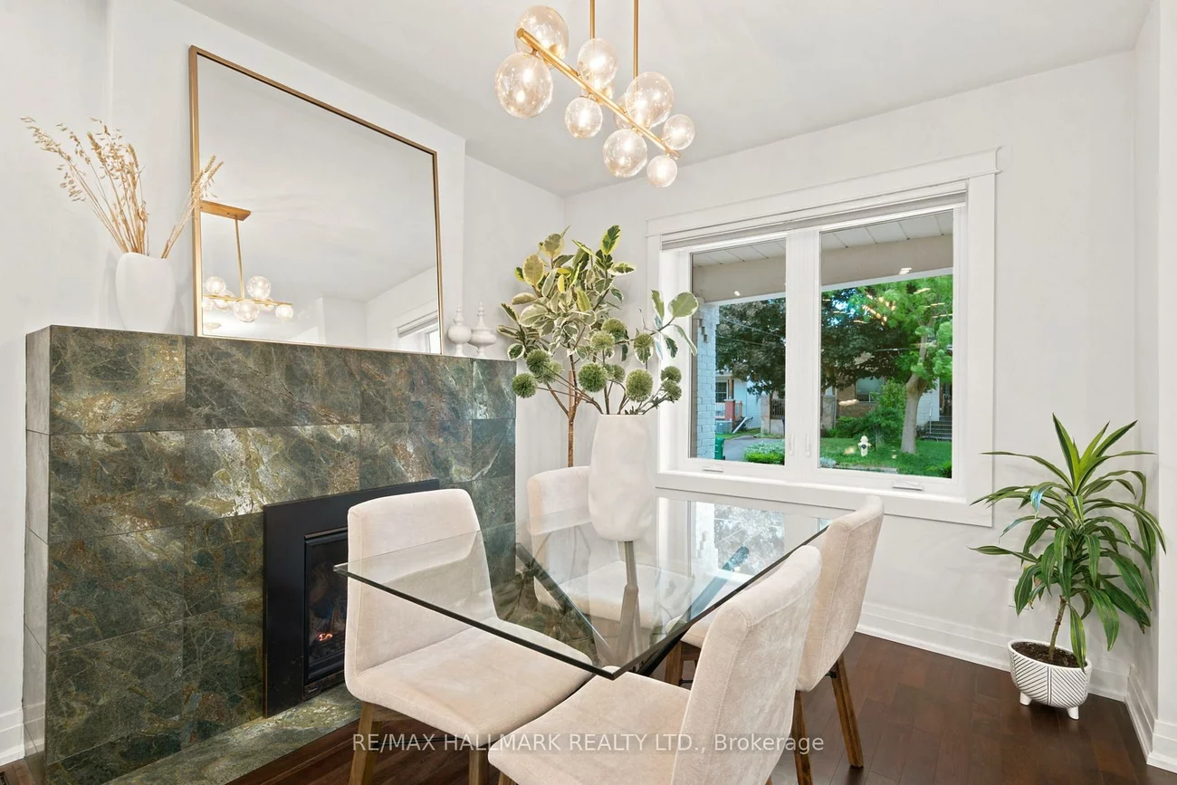 69, Gatwick, Woodbine-Lumsden, Toronto