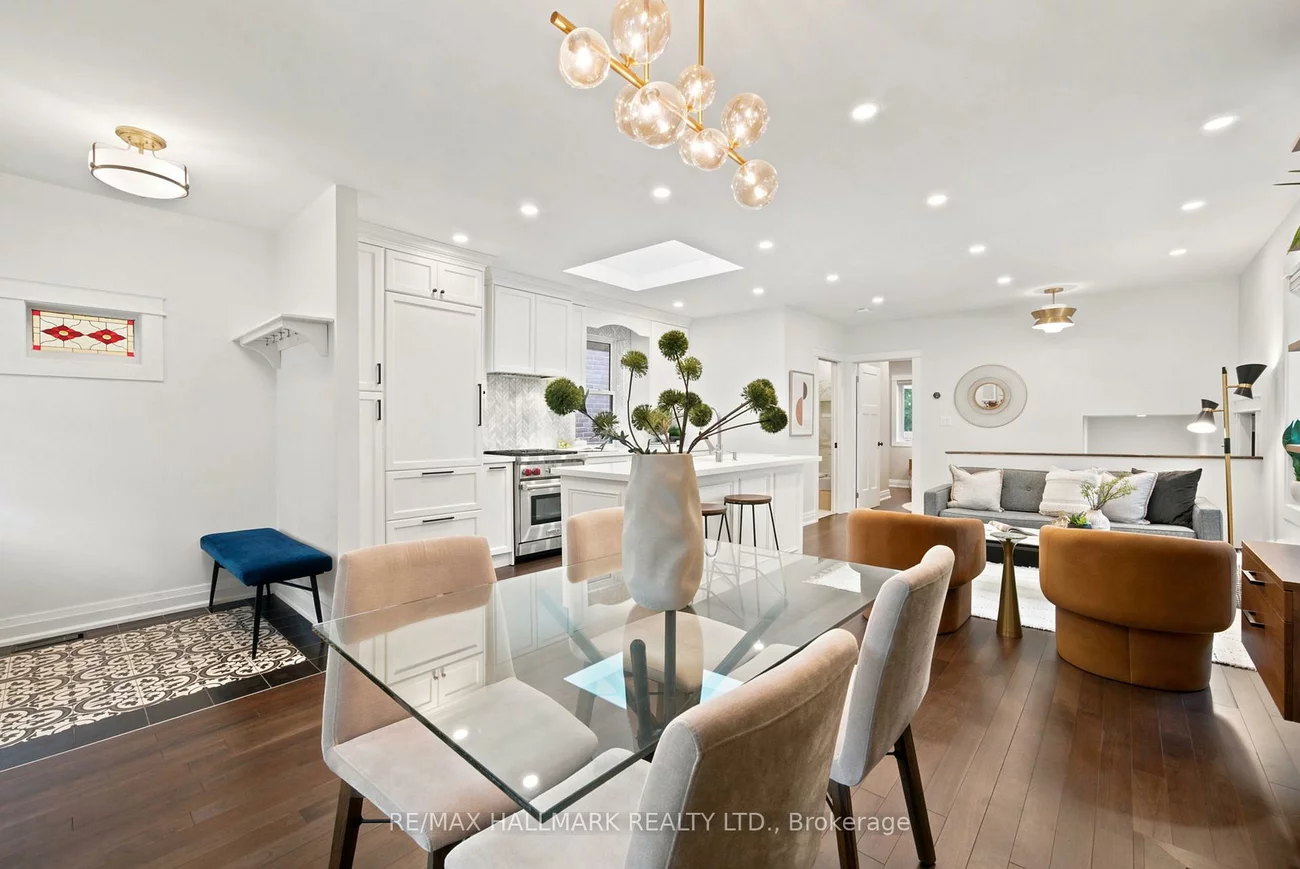 69, Gatwick, Woodbine-Lumsden, Toronto