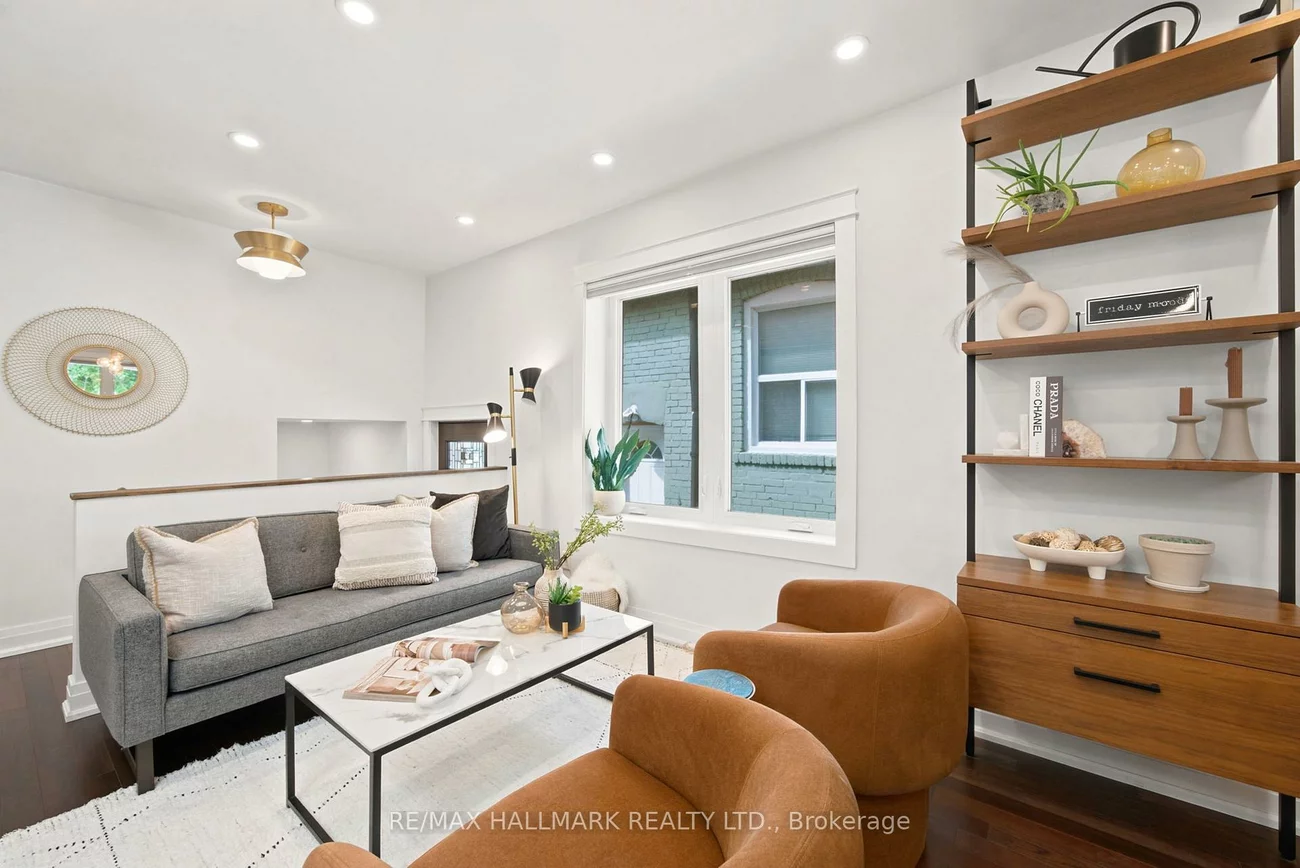 69, Gatwick, Woodbine-Lumsden, Toronto