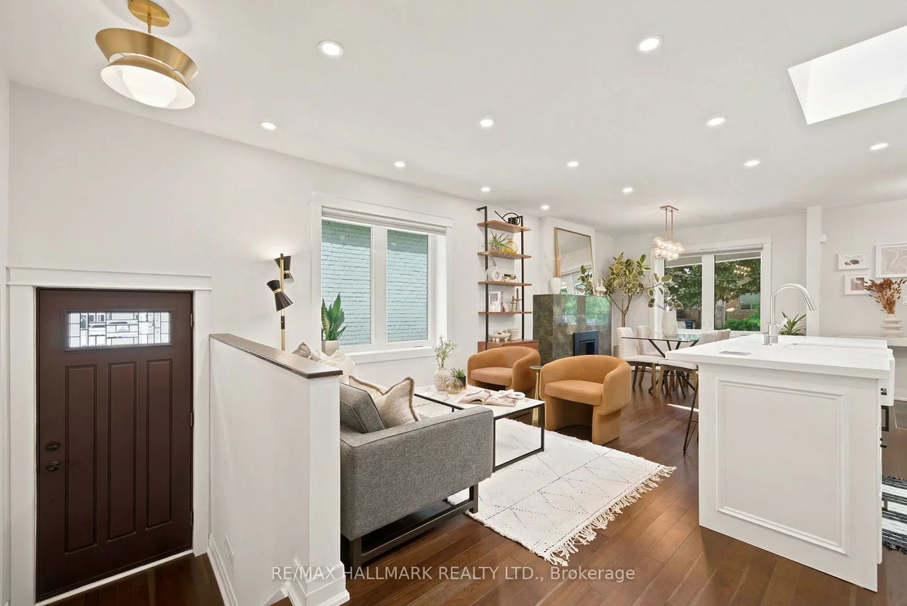 69, Gatwick, Woodbine-Lumsden, Toronto
