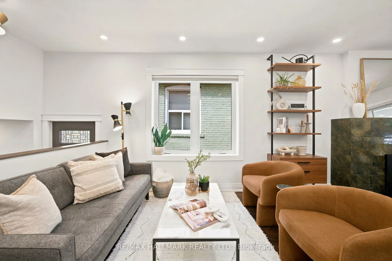 69, Gatwick, Woodbine-Lumsden, Toronto