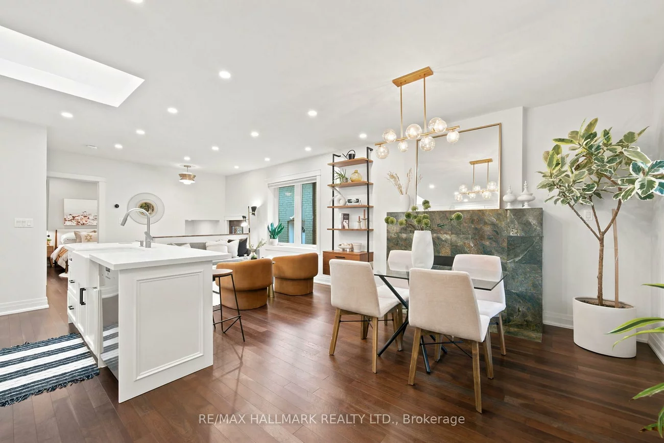 69, Gatwick, Woodbine-Lumsden, Toronto