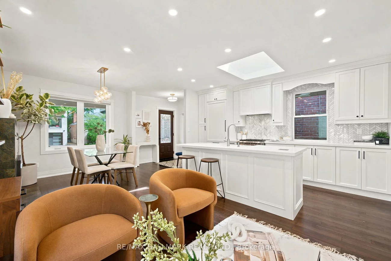 69, Gatwick, Woodbine-Lumsden, Toronto