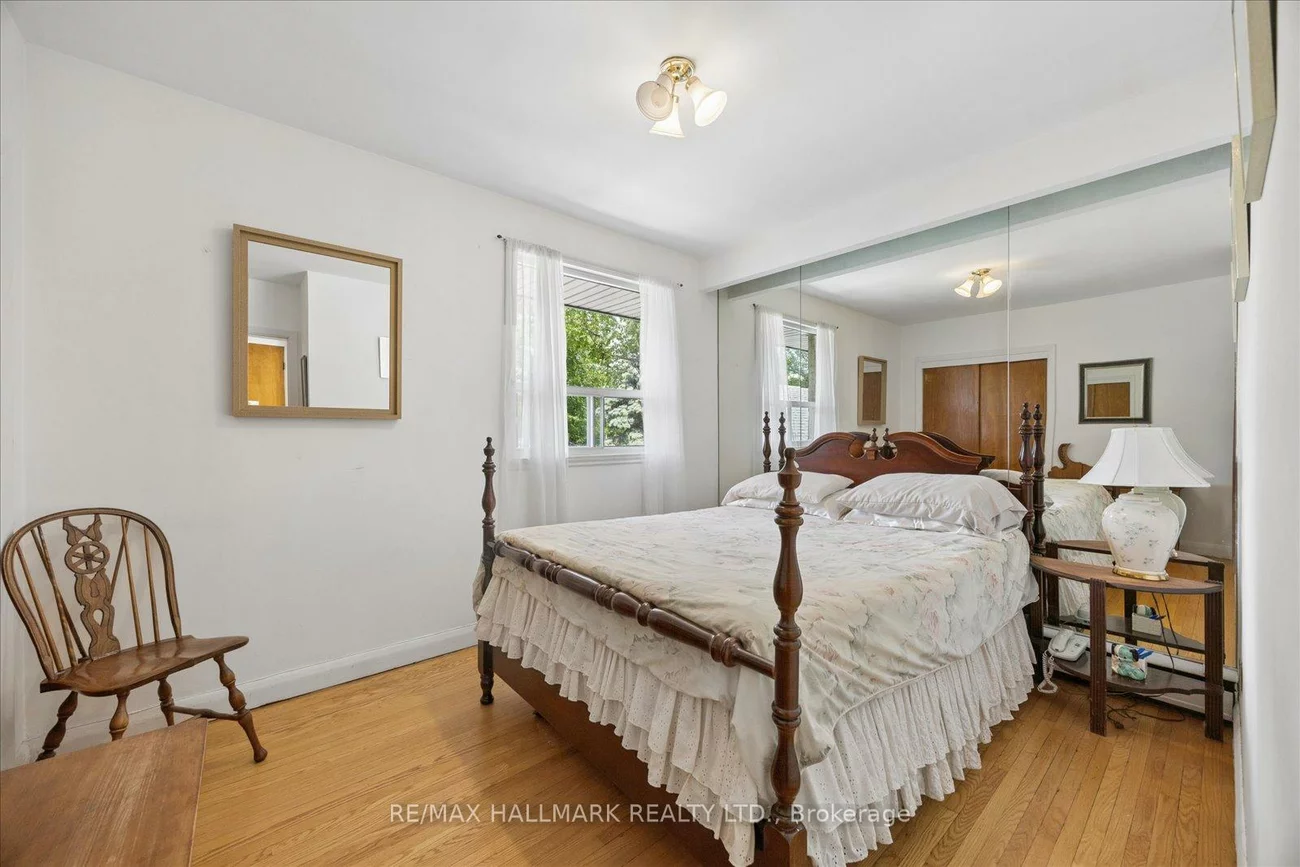 23, Larwood, Cliffcrest, Toronto