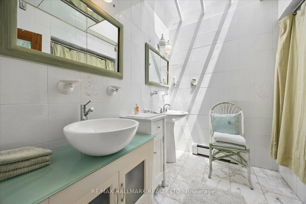 23, Larwood, Cliffcrest, Toronto