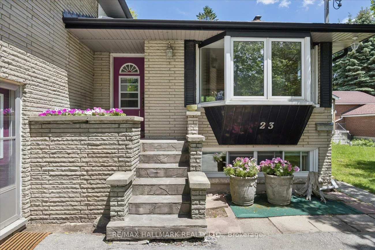 23, Larwood, Cliffcrest, Toronto