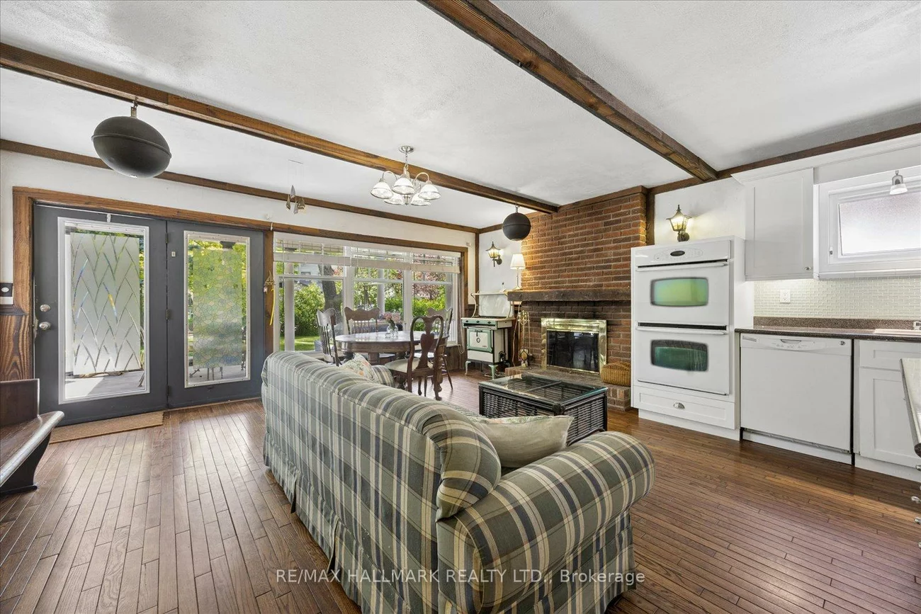 23, Larwood, Cliffcrest, Toronto