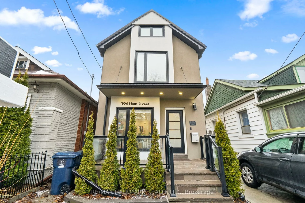 394, Main, Woodbine-Lumsden, Toronto