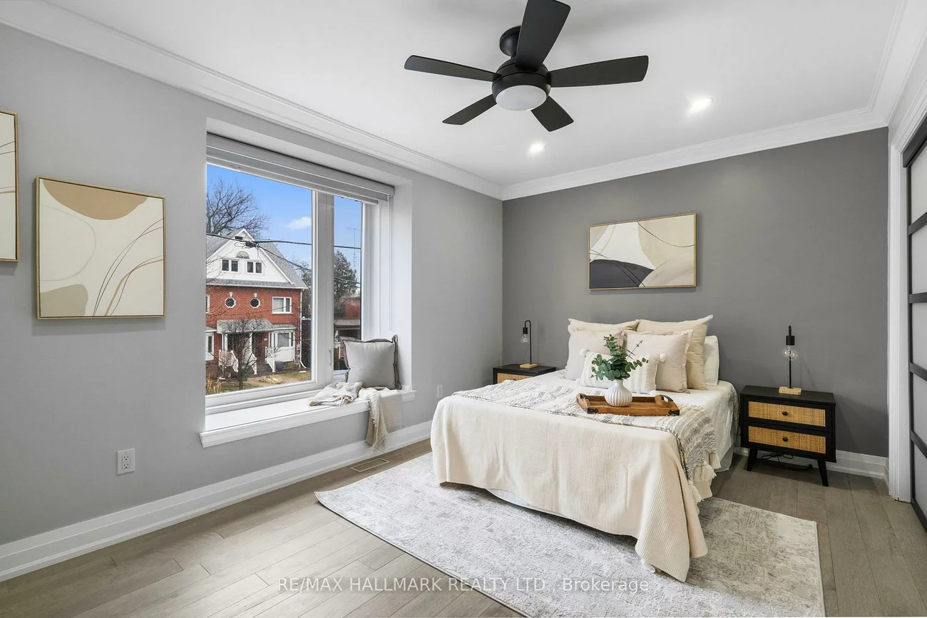 394, Main, Woodbine-Lumsden, Toronto