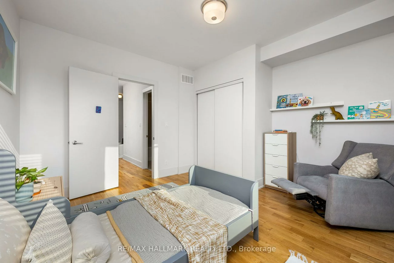 68, Boulton, South Riverdale, Toronto