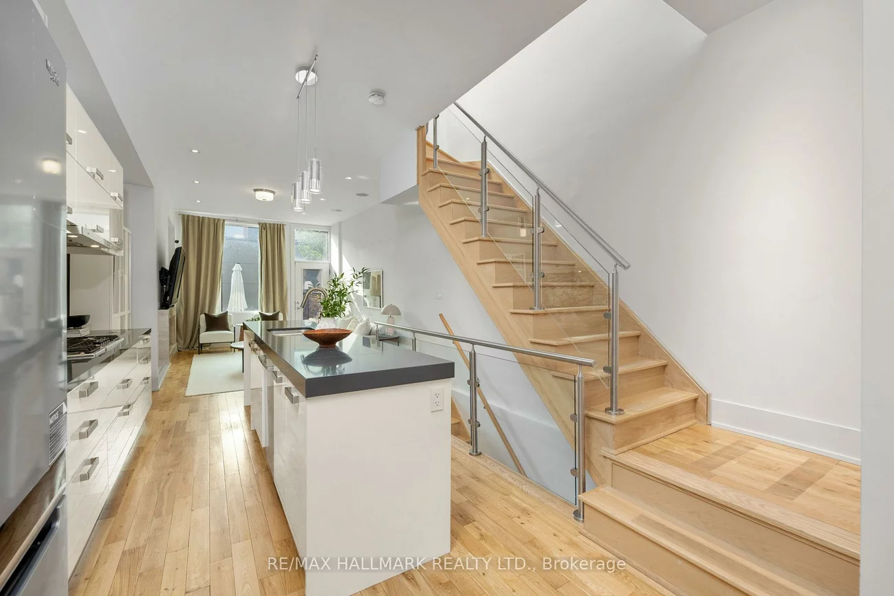 68, Boulton, South Riverdale, Toronto