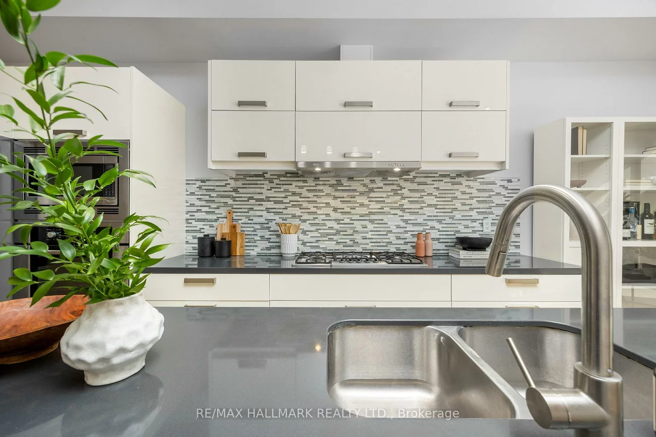68, Boulton, South Riverdale, Toronto