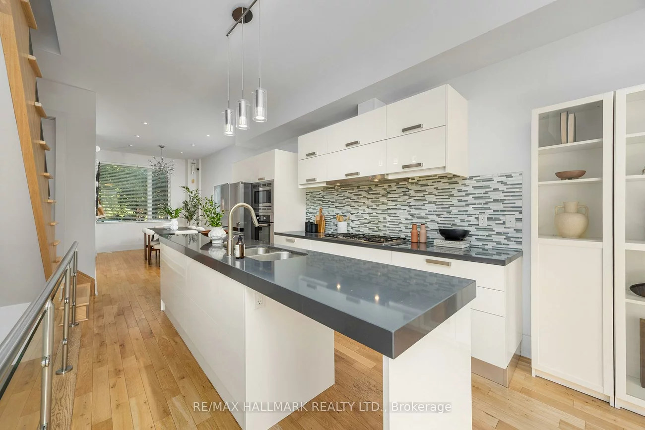 68, Boulton, South Riverdale, Toronto