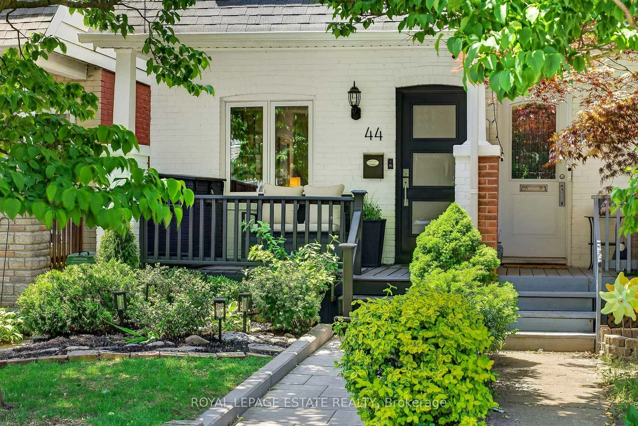 44, Bastedo, Woodbine Corridor, Toronto