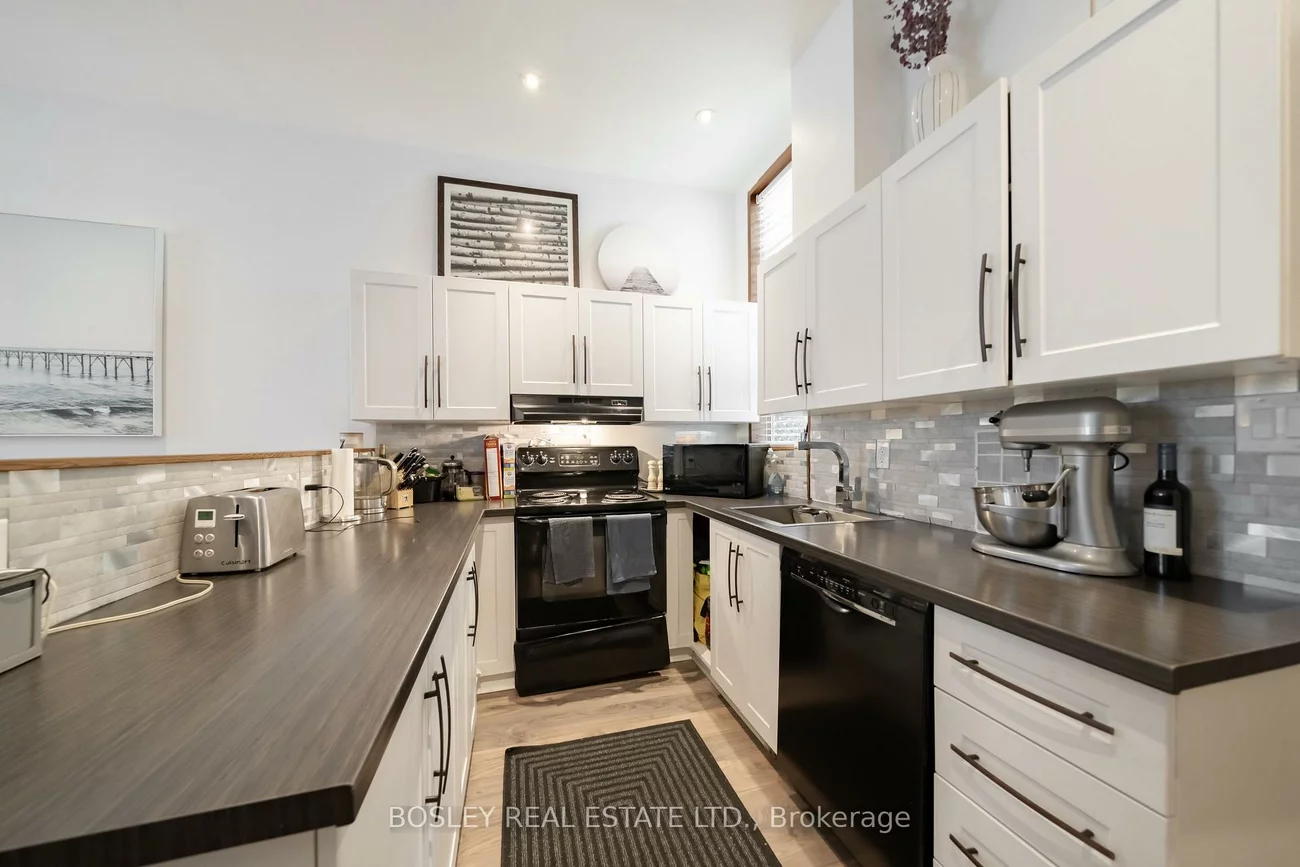 123, Hamilton, South Riverdale, Toronto