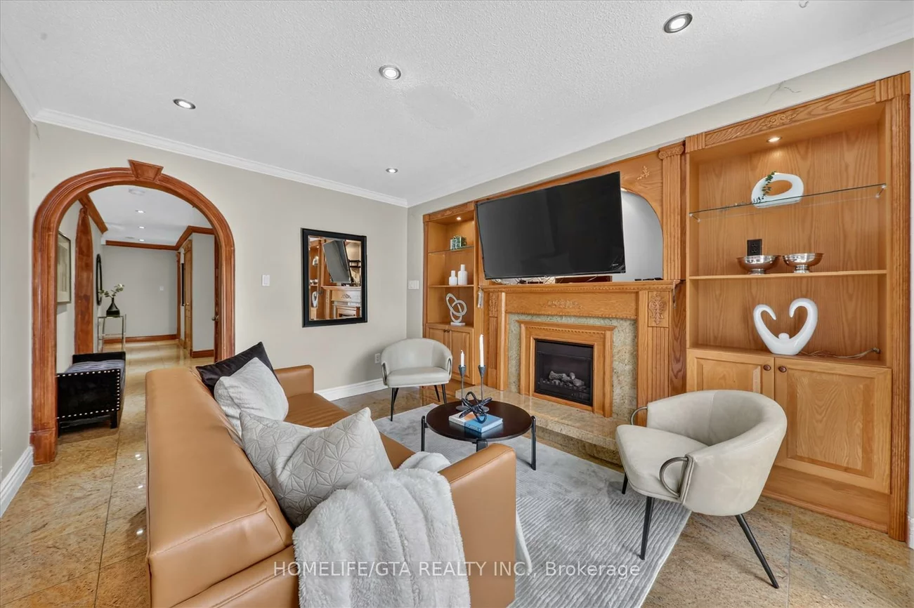 110, Rylander, Rouge E11, Toronto