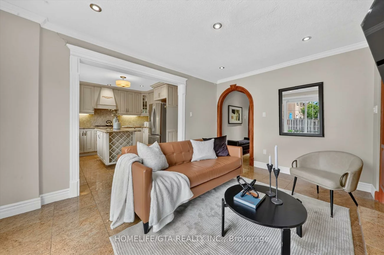 110, Rylander, Rouge E11, Toronto