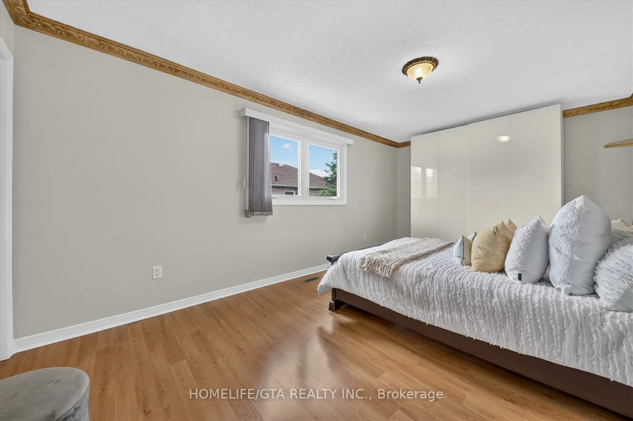 110, Rylander, Rouge E11, Toronto