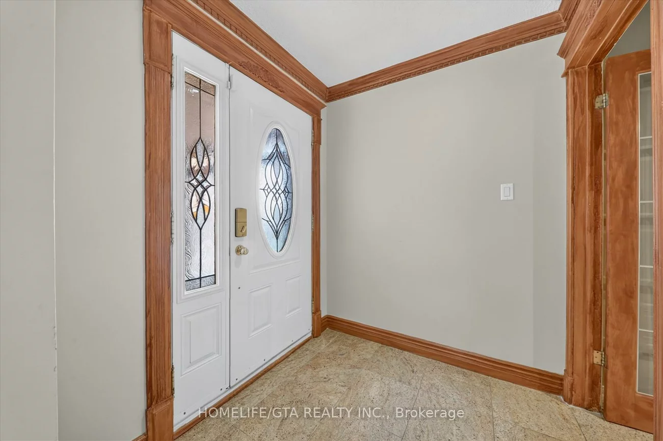 110, Rylander, Rouge E11, Toronto