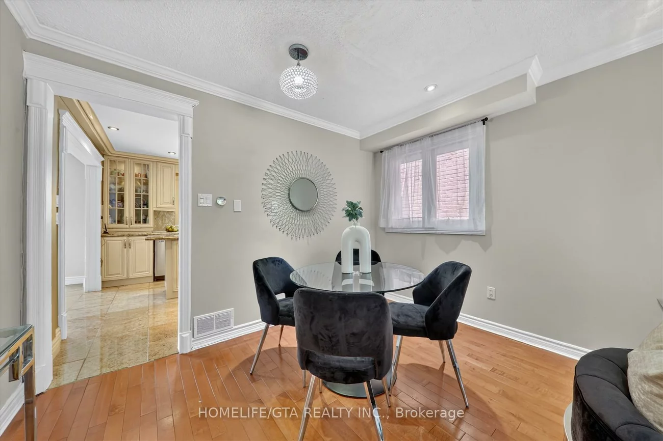 110, Rylander, Rouge E11, Toronto