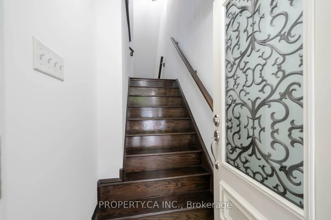 34, Ferguson, Clairlea-Birchmount, Toronto