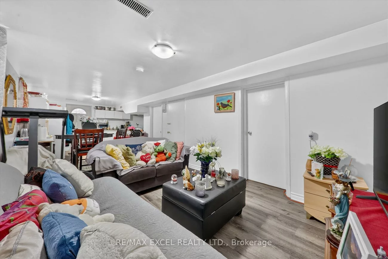 62, Sundance, Woburn, Toronto