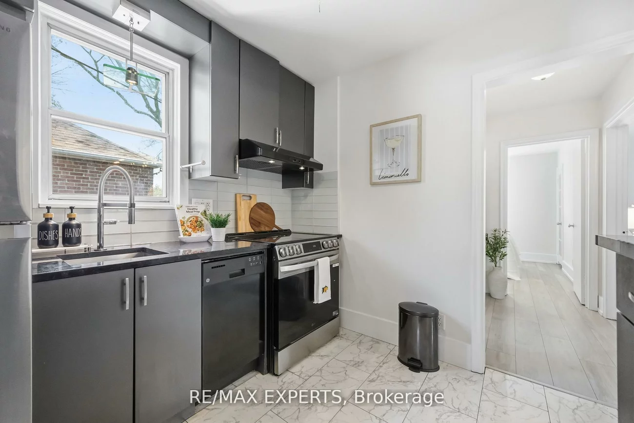221, Clonmore, Birchcliffe-Cliffside, Toronto
