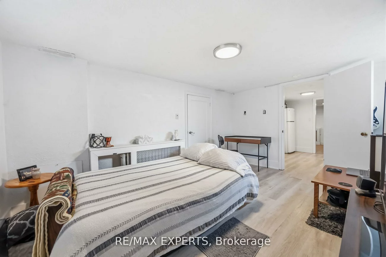 221, Clonmore, Birchcliffe-Cliffside, Toronto