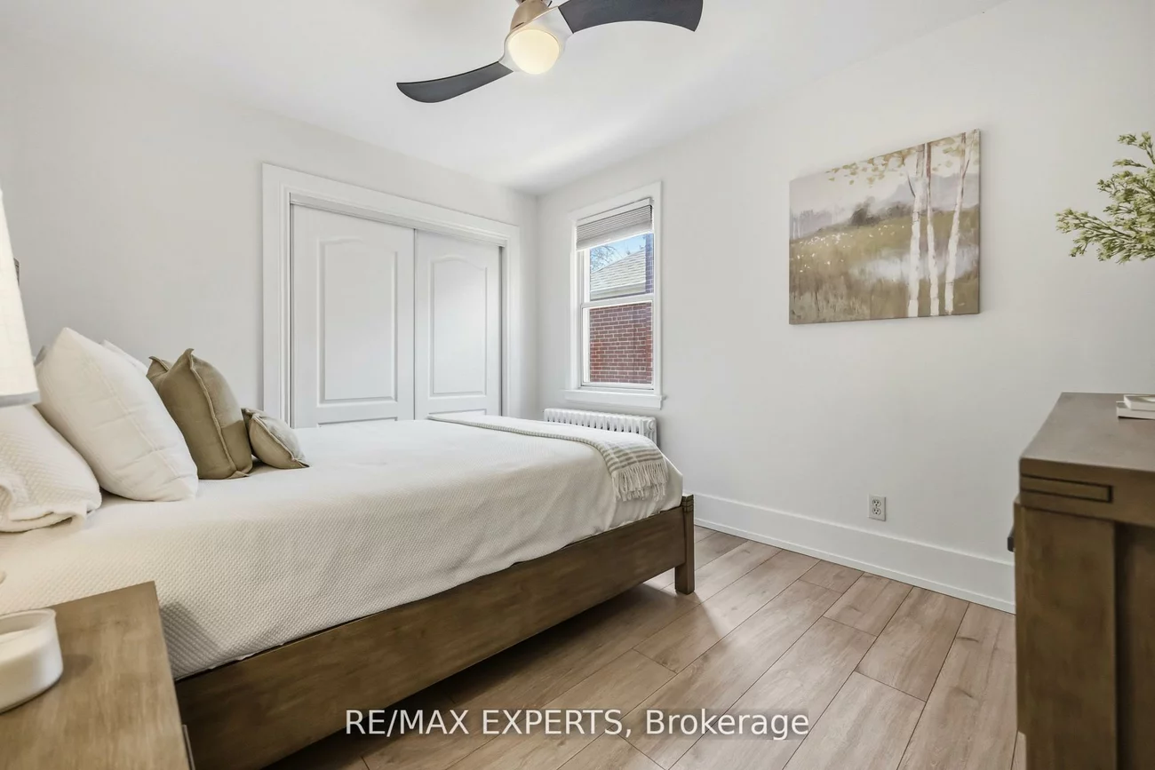 221, Clonmore, Birchcliffe-Cliffside, Toronto