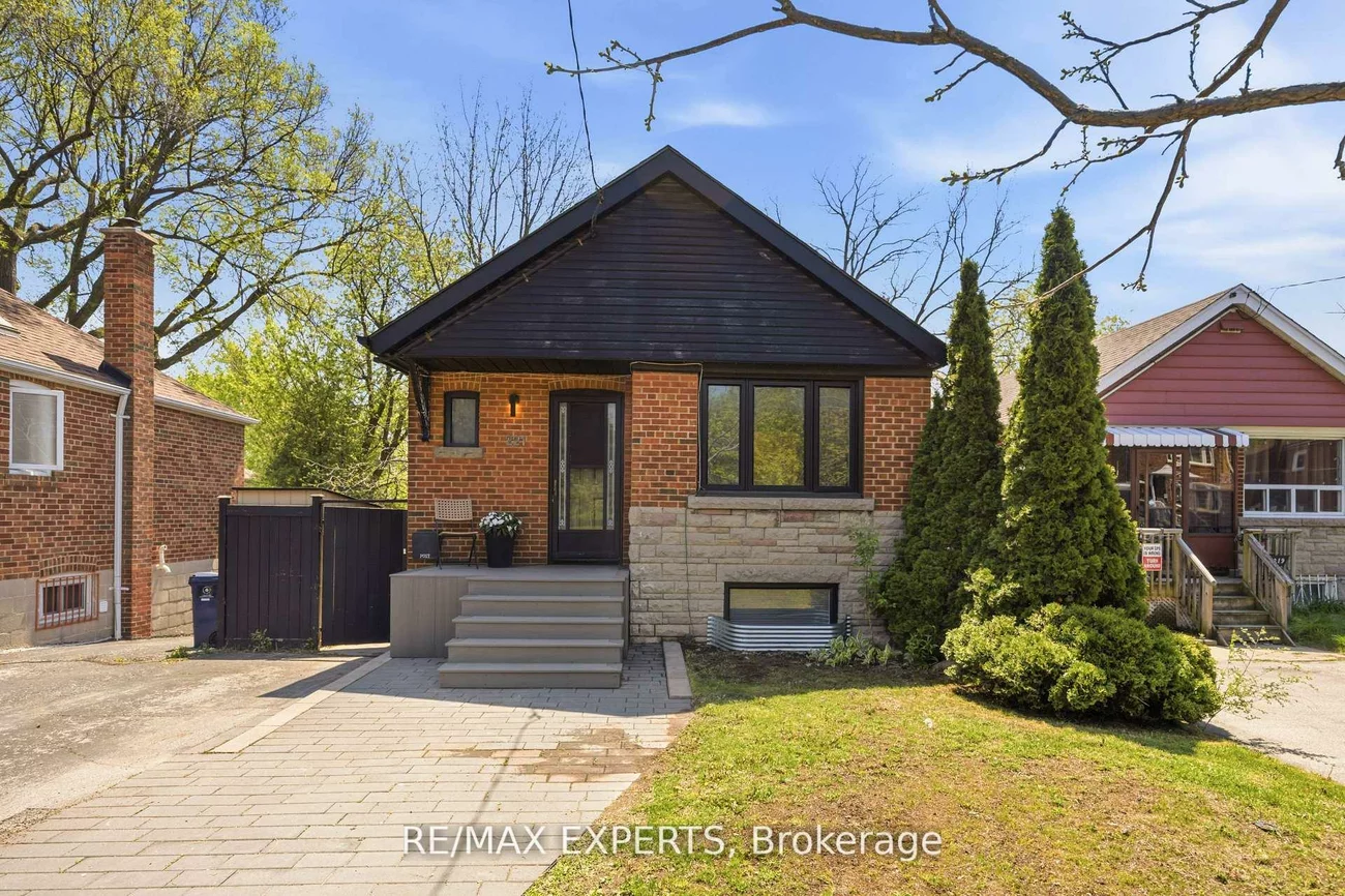 221, Clonmore, Birchcliffe-Cliffside, Toronto